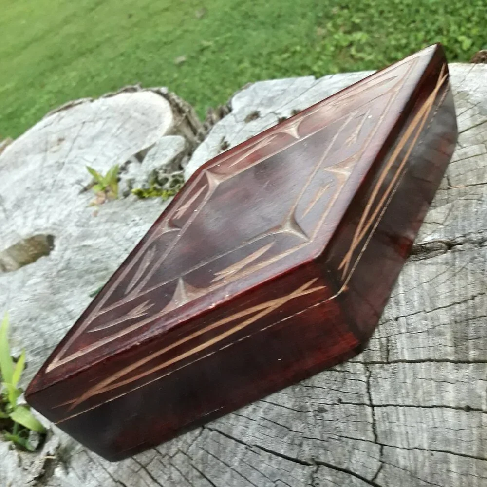 Vintage Carved Wood Box Trinket Box Collectible Wooden Boxes Diamond Shaped Gift - Picture 2 of 15